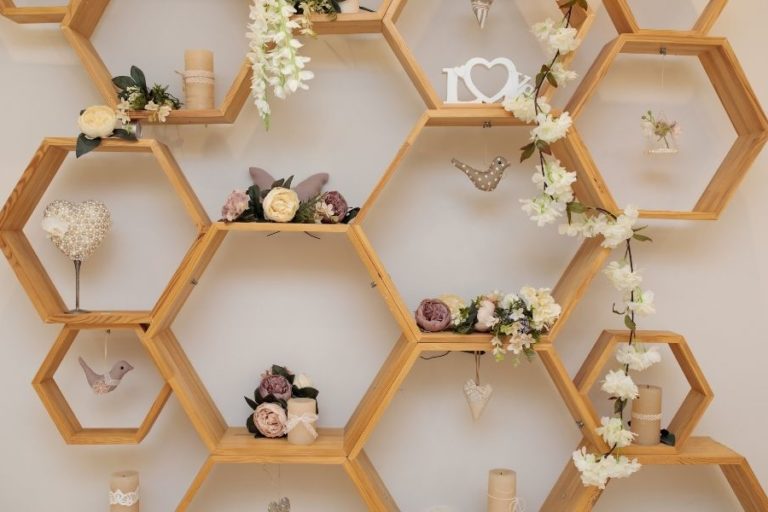 Things You Need To Know When Installing Floating Shelves