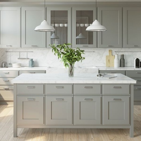 5 Design Ideas for Showcasing Your Gray Kitchen Cabinets