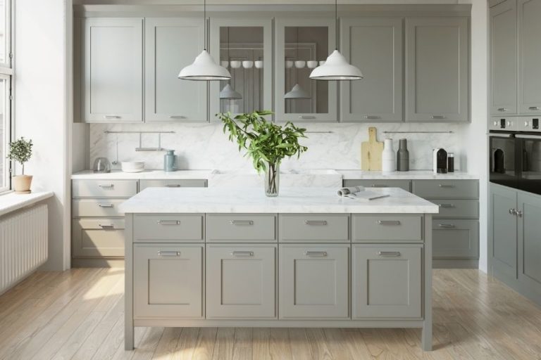 5 Design Ideas for Showcasing Your Gray Kitchen Cabinets