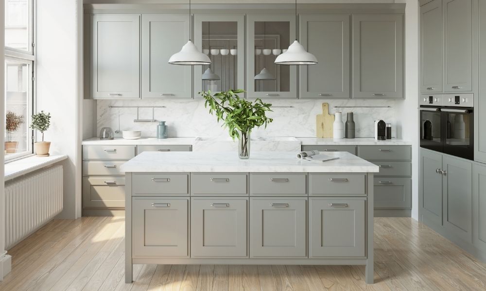 5 Design Ideas For Showcasing Your Gray Kitchen Cabinets