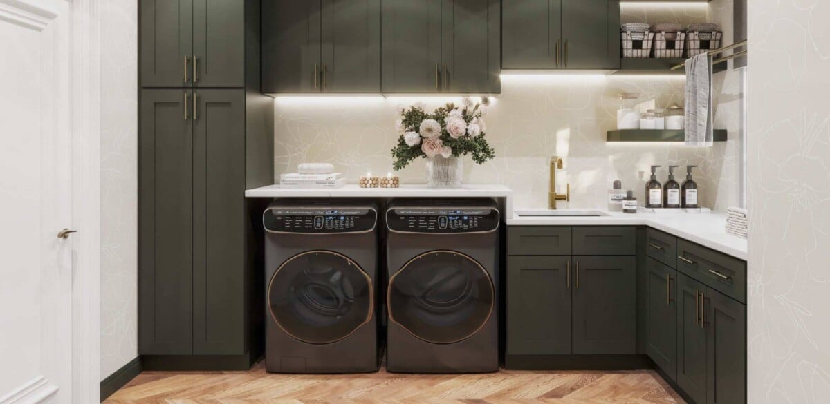 Green kitchen cabinets